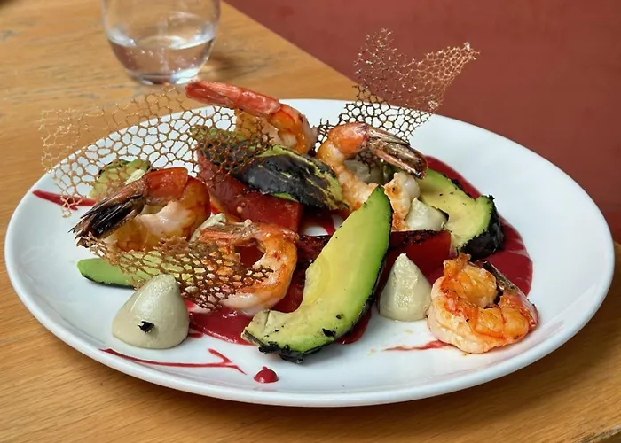 L'echappee Belle Hotel LʼIsle-Jourdain